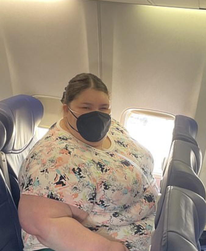 Plus-sized influencer says airlines should accommodate people like her