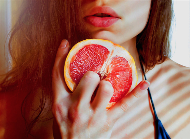 New Hot Trend Makes Girls Ignore Their Partners